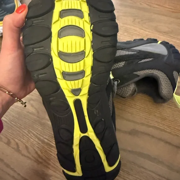 Merrell Alverstone - Picture 4 of 4